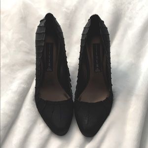 Steve Madden Postal Black Heels